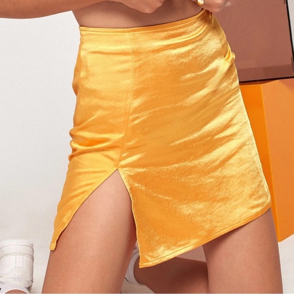 Motel orange satin set - worn once - Picture 2 of 3